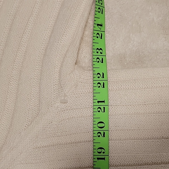 NWOT, Sanctuary Women's Cream Turtleneck Sweater - Picture 7 of 15
